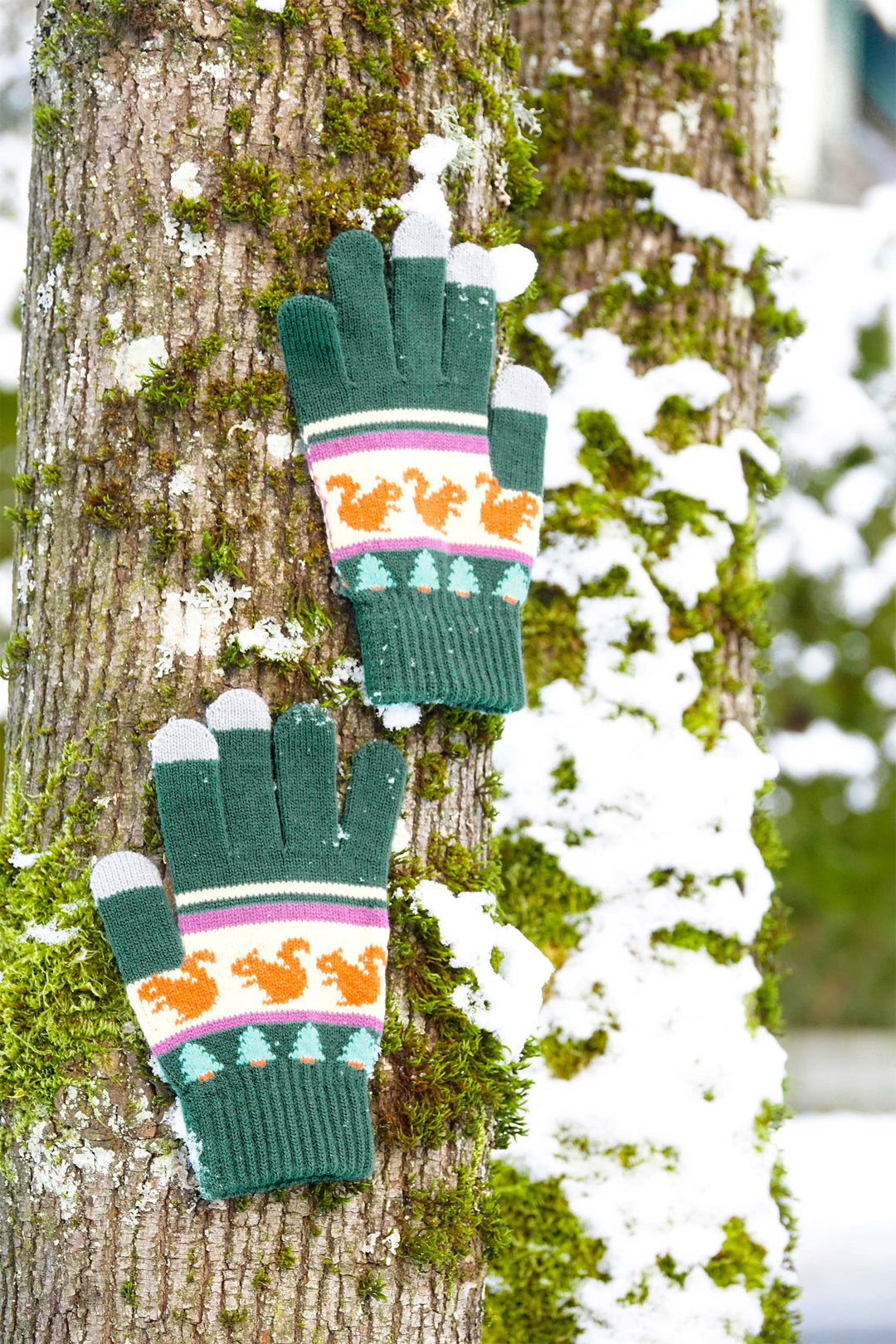 Forest Squirrel Knit Gloves